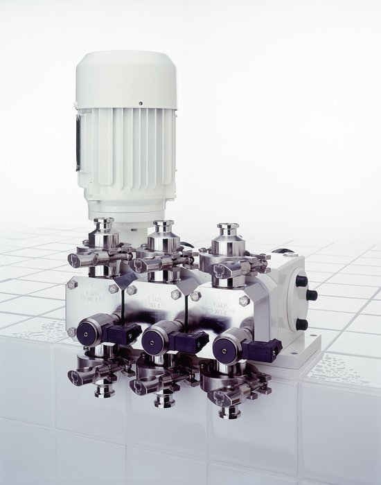 Lewa Ecodos : la pompe doseuse à membrane fiable et précise pour les process sensibles à basse pression soumis à une hygiène rigoureuse.